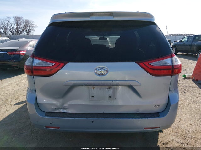 Toyota Sienna Le 8 Passenger