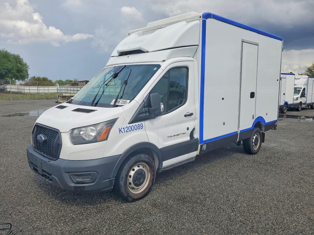 Salvage Ford Transit Image