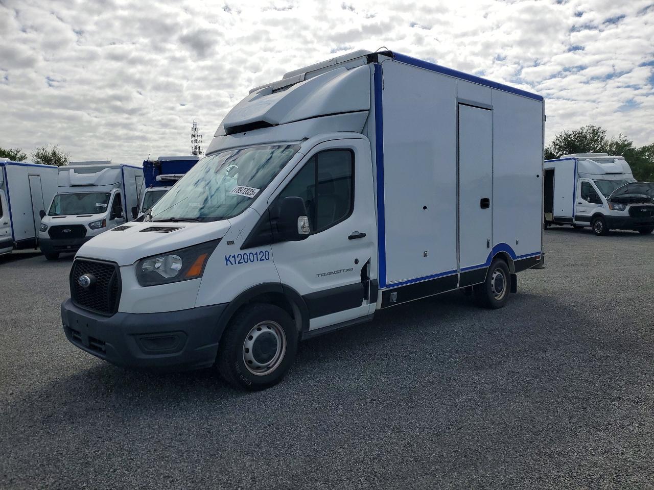 Salvage Ford Transit Image