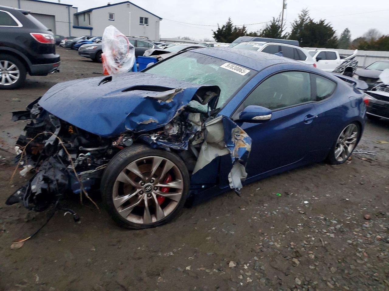 Salvage Hyundai Genesis Image