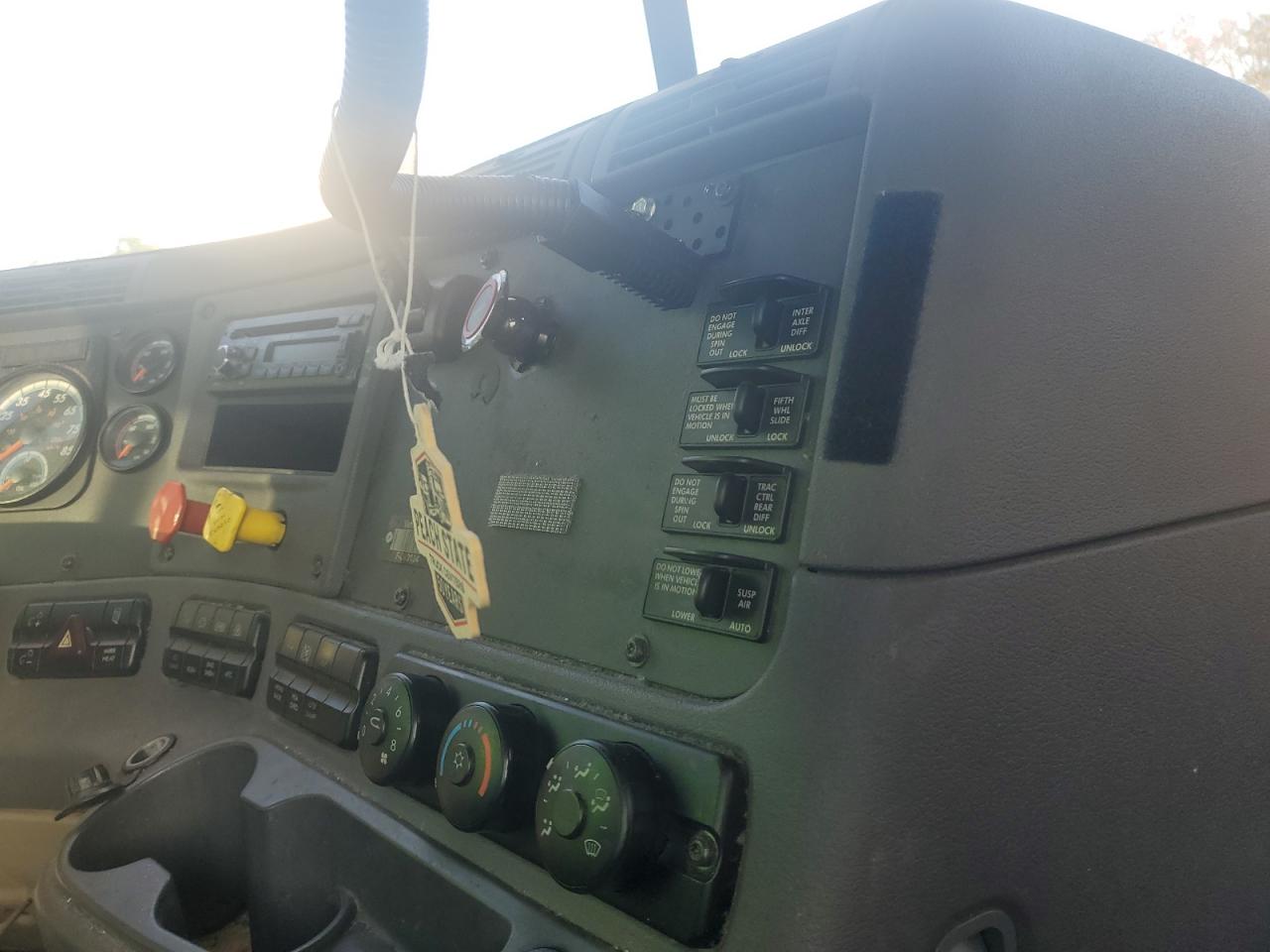 Freightliner Cascadia 1