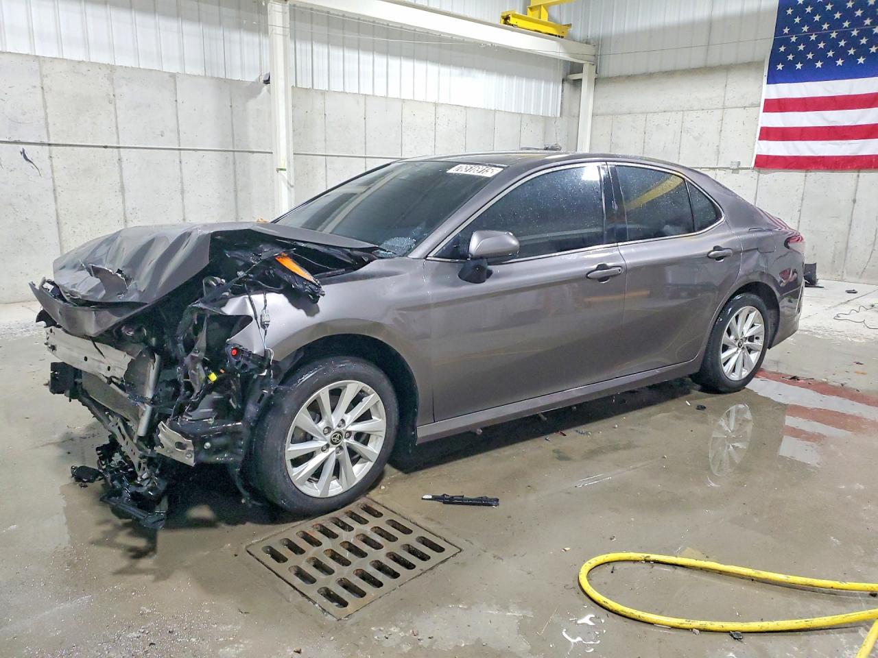 Salvage Toyota Camry Image