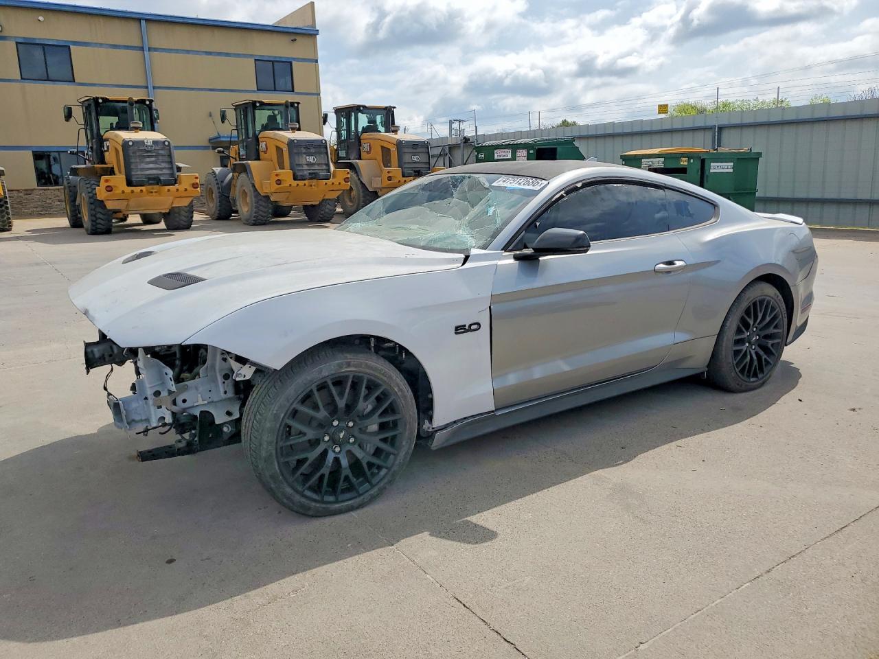 Salvage Ford Mustang Image