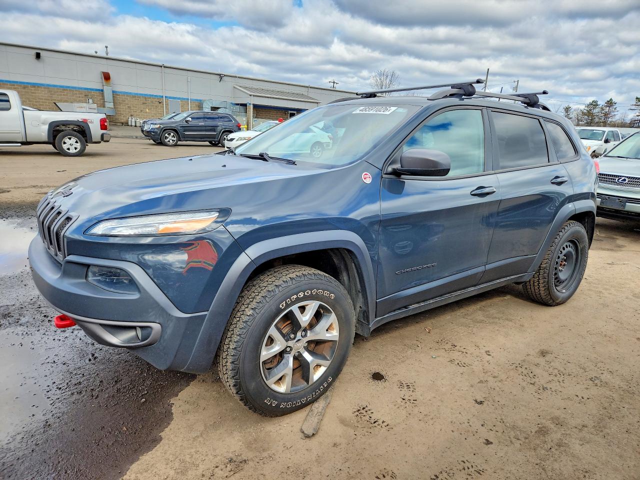 Salvage Jeep Cherokee Image