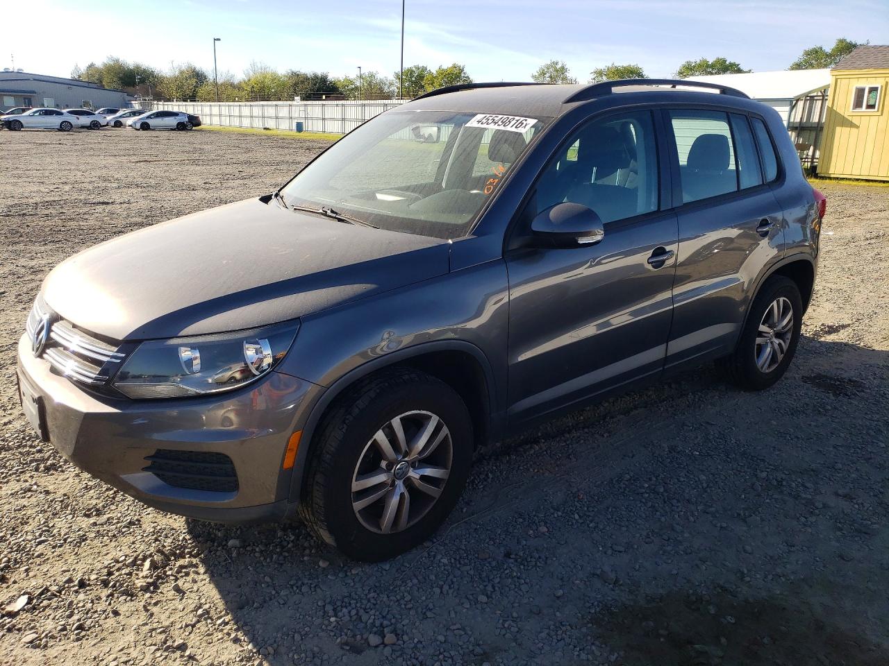 Salvage Volkswagen Tiguan Image