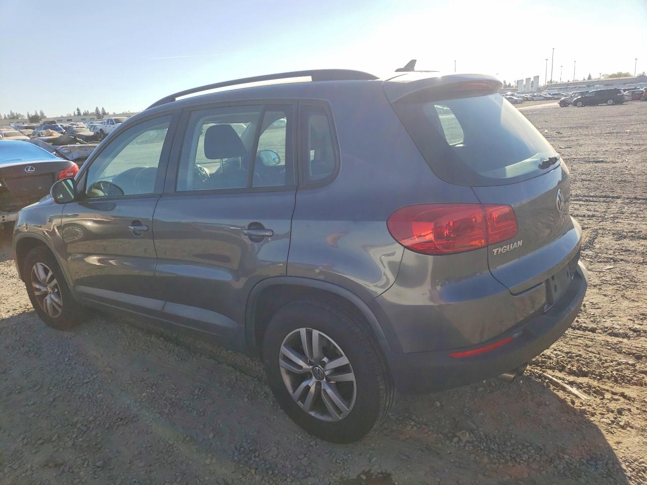 Volkswagen Tiguan S