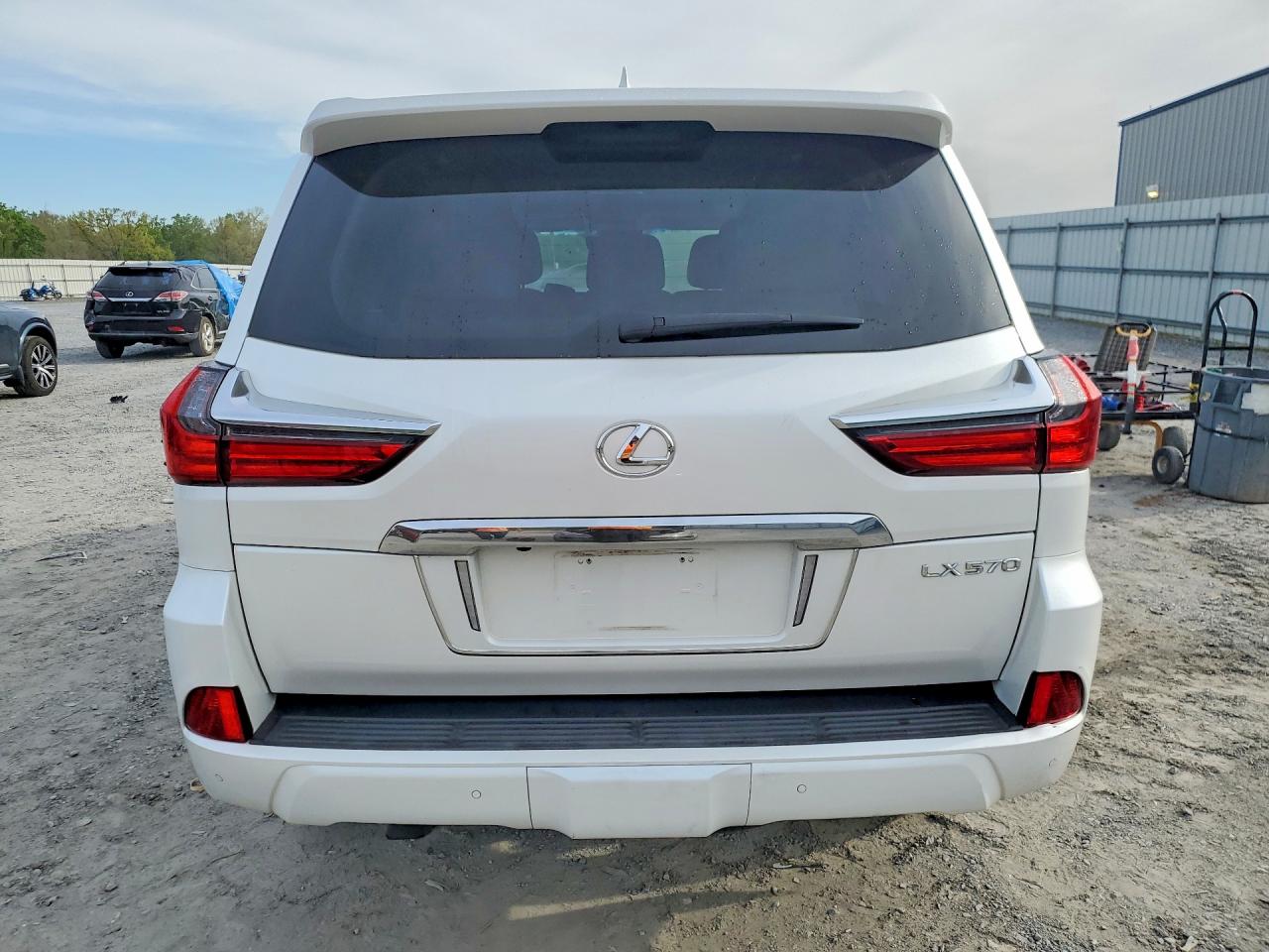 Lexus Lx 570 Thr Three-row