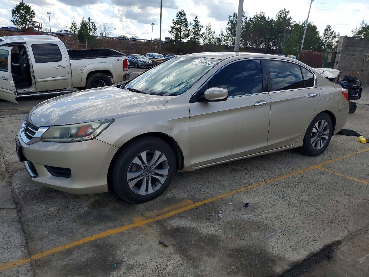 Salvage Honda Accord Image