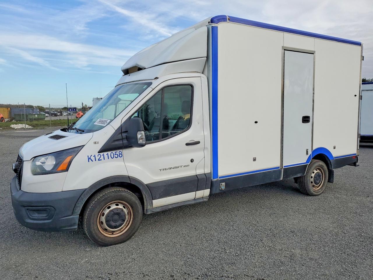 Salvage Ford Transit Image