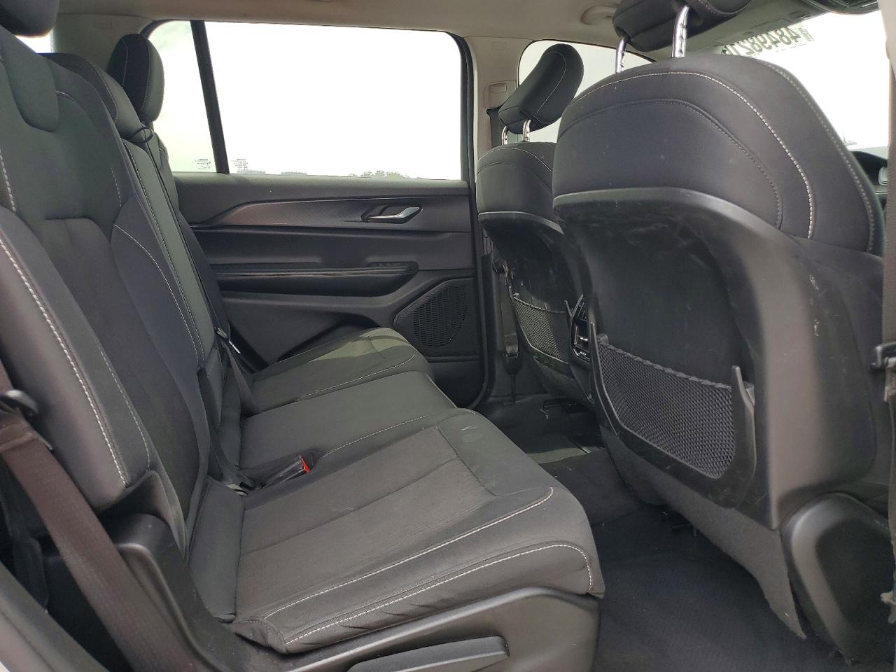 Jeep Cherokee L Laredo