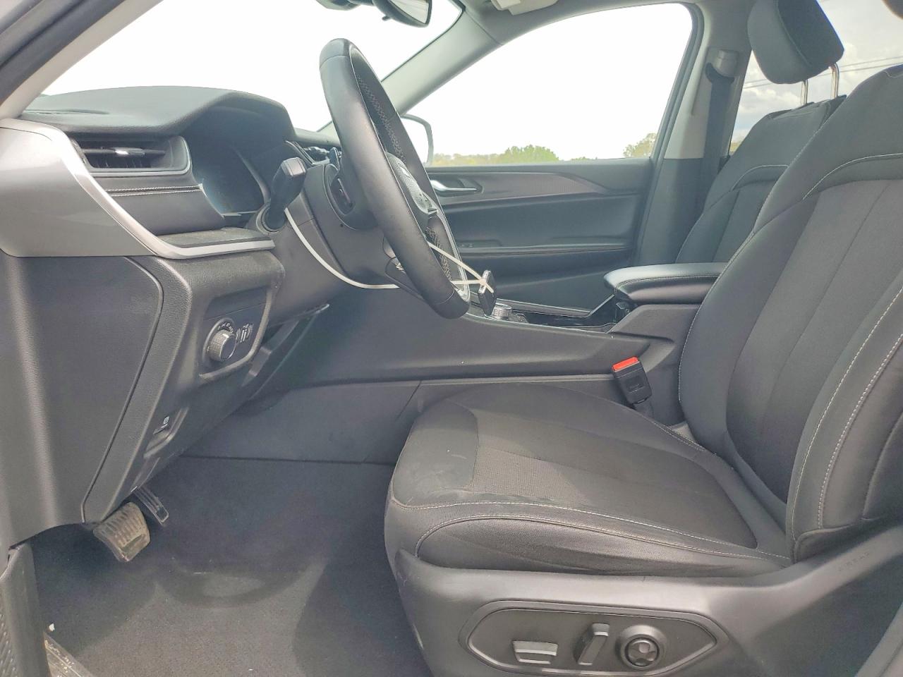 Jeep Cherokee L Laredo