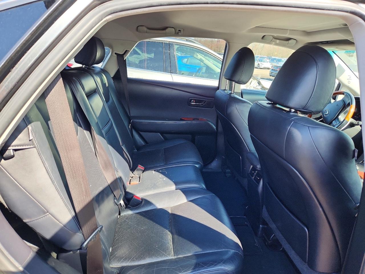 Lexus RX Base
