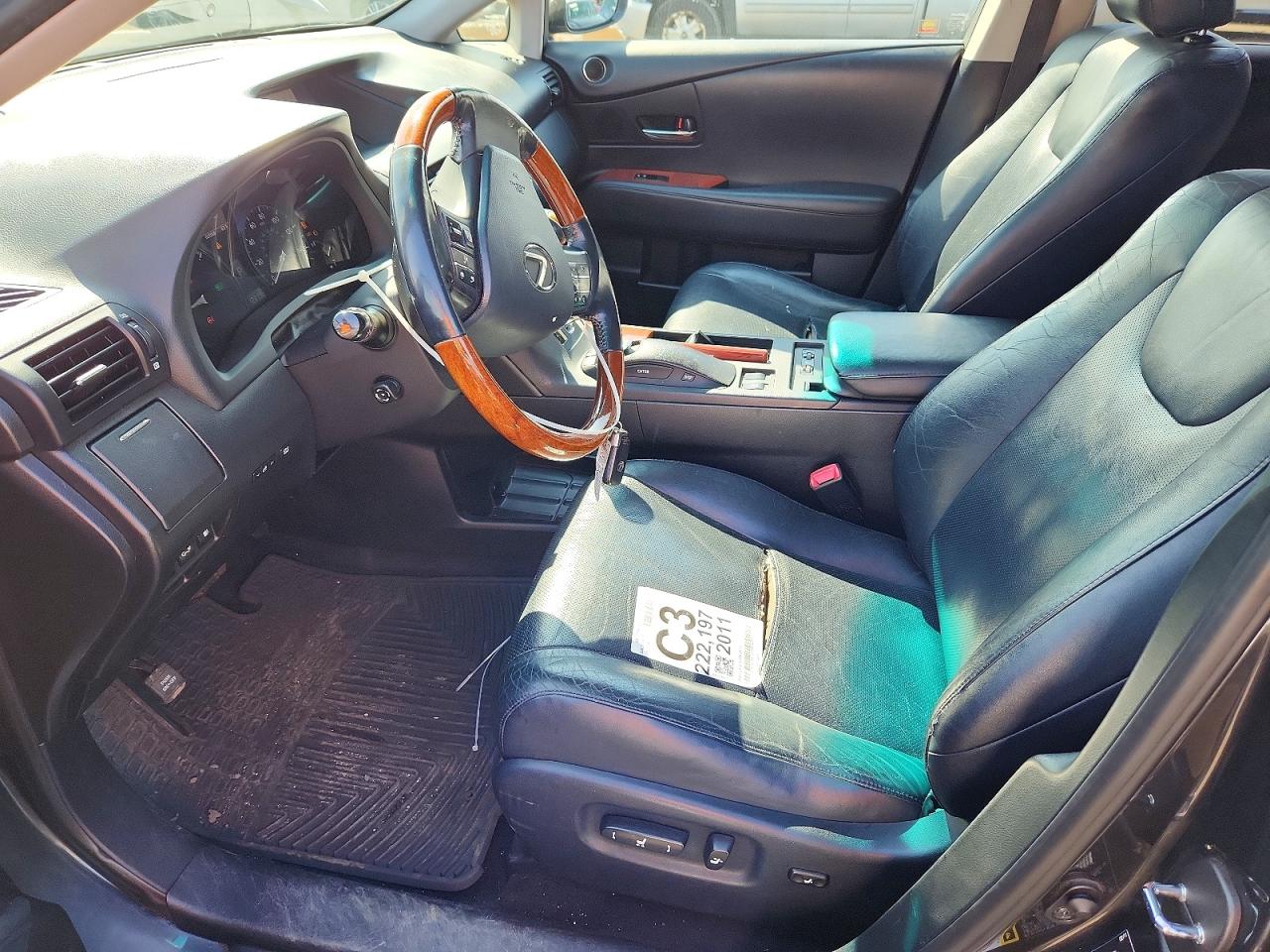 Lexus RX Base