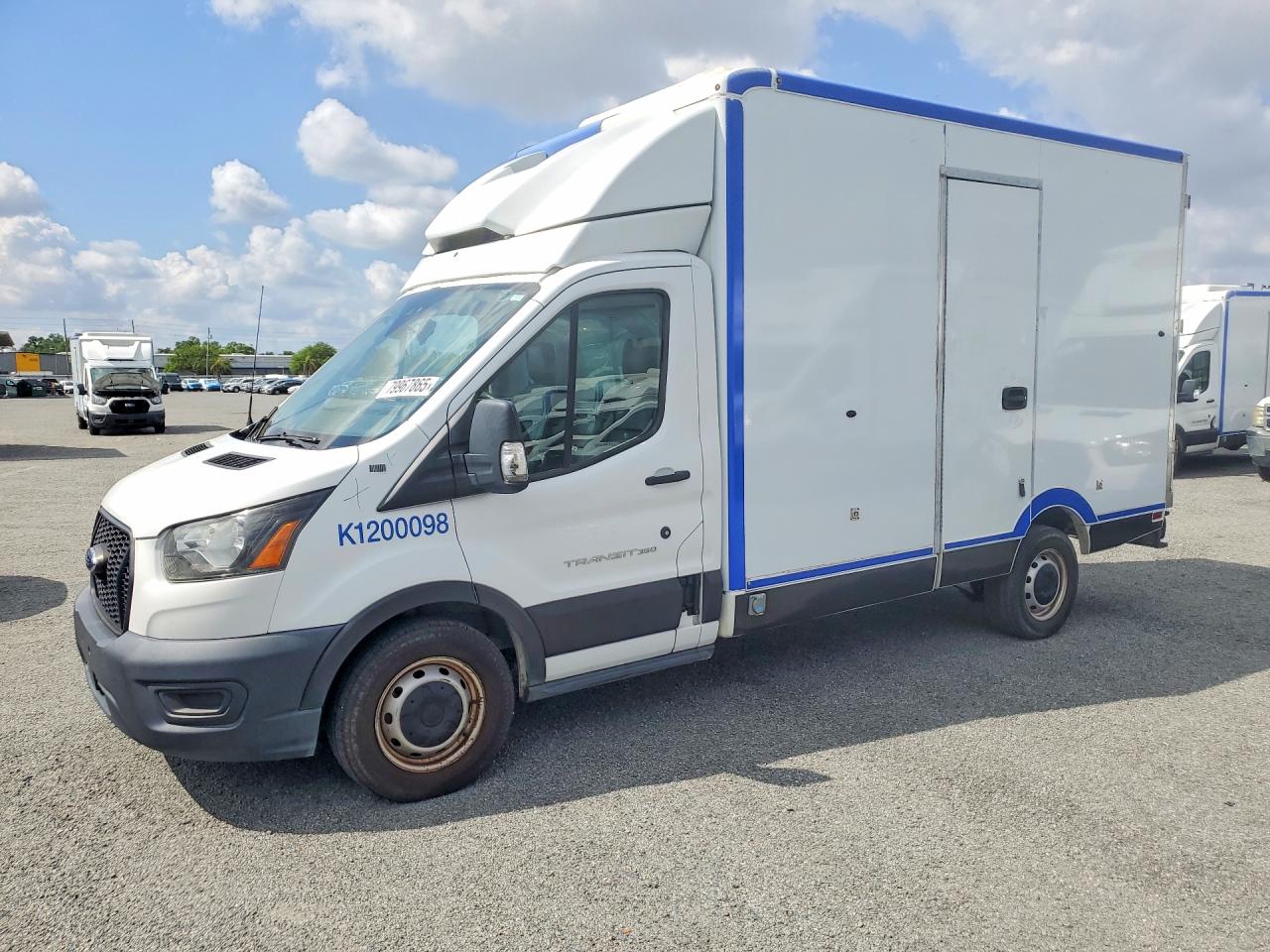 Salvage Ford Transit Image