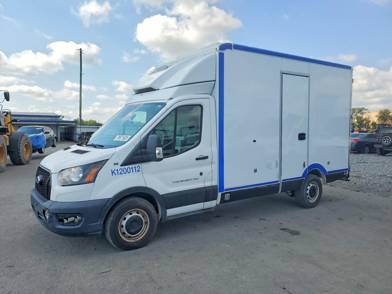 Salvage Ford Transit Image