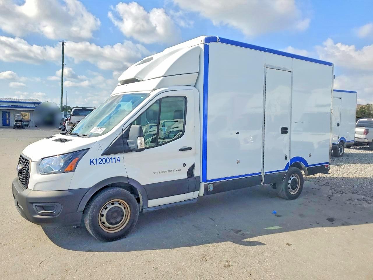 Salvage Ford Transit Image