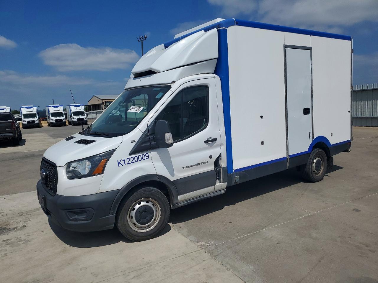 Salvage Ford Transit Image