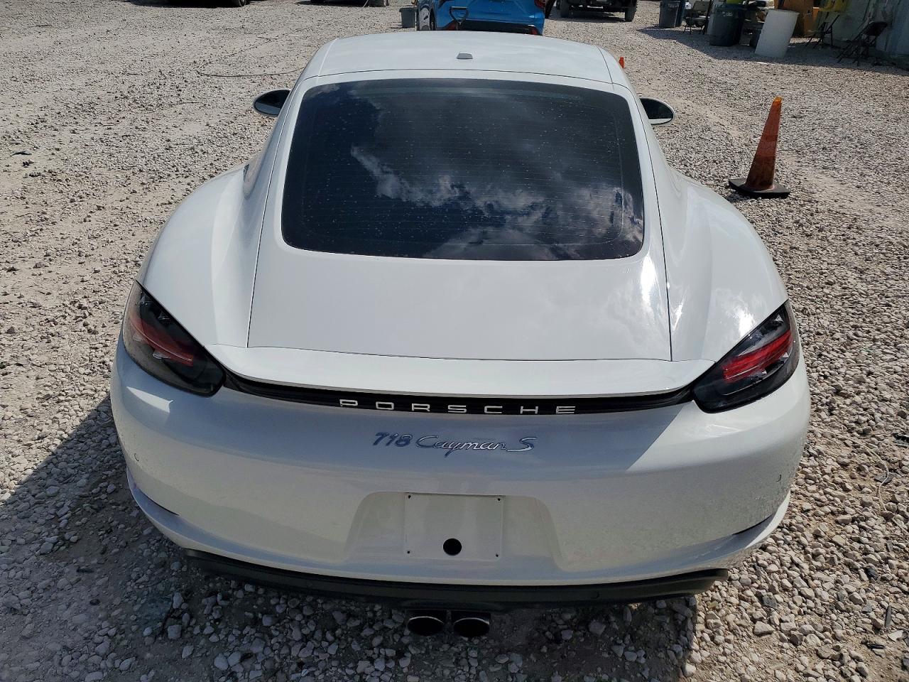Porsche Cayman S