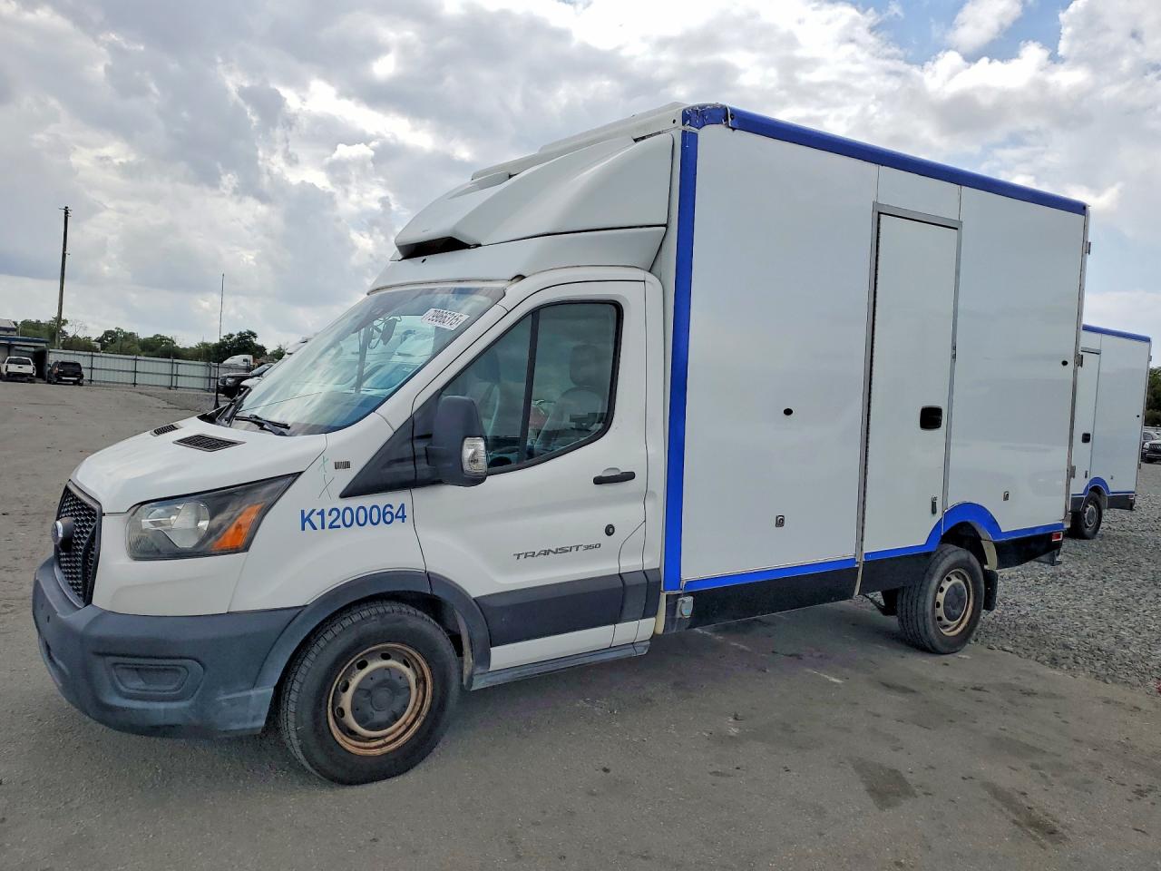 Salvage Ford Transit Image