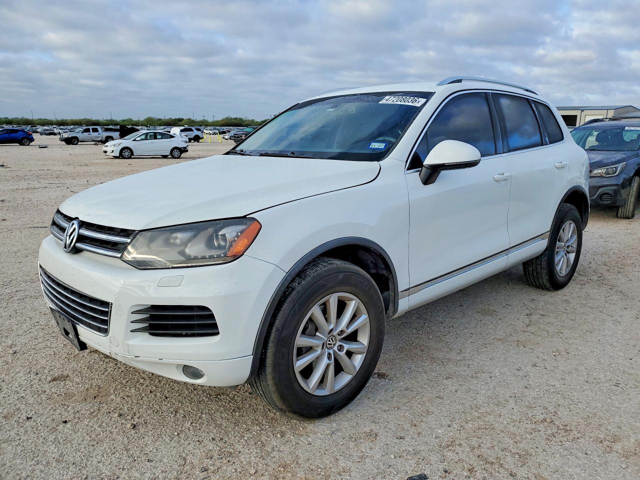 Salvage Volkswagen Touareg Image