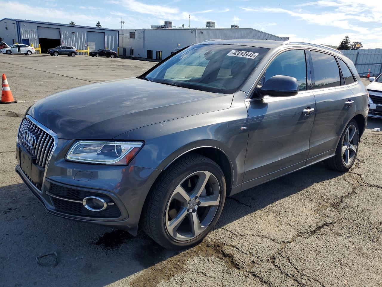 Salvage Audi Q5 Image