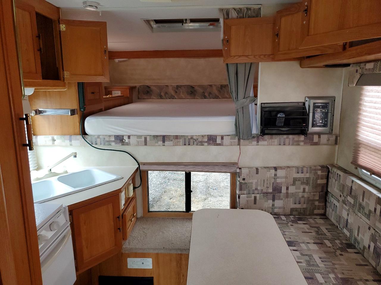 Palomino Truckcamp