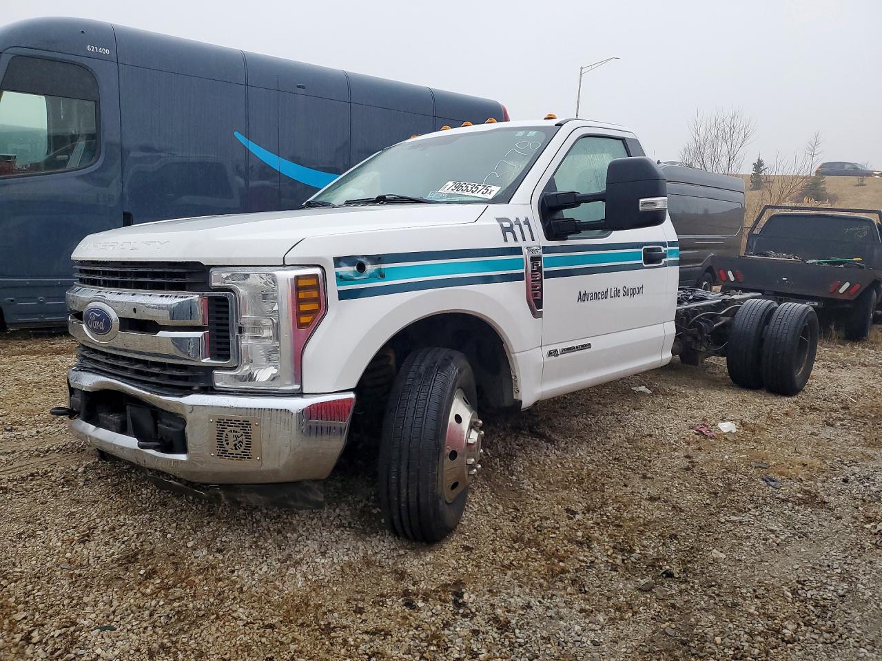 Salvage Ford F-350 Image