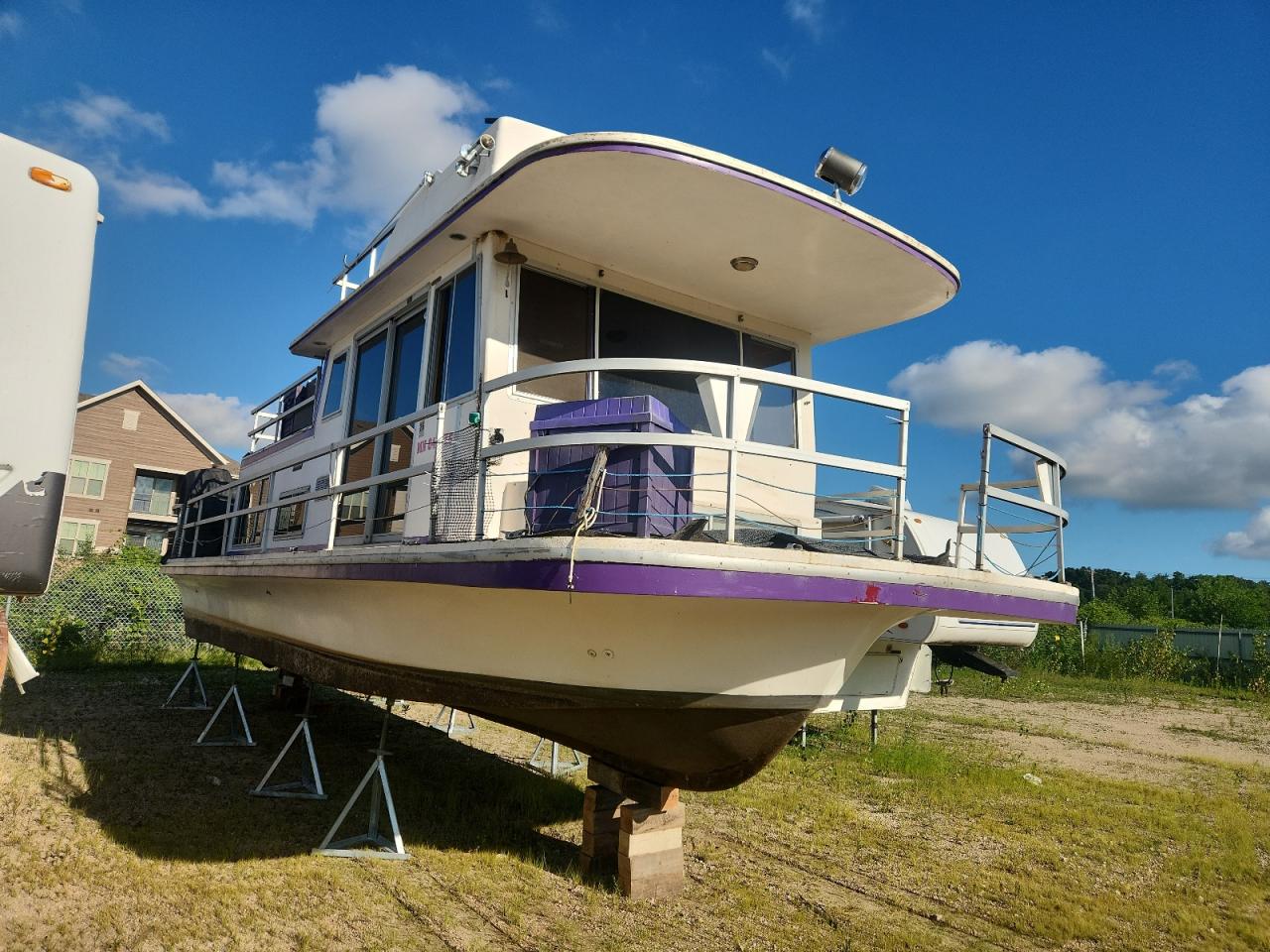 Salvage Gibson 36 St Boat Image