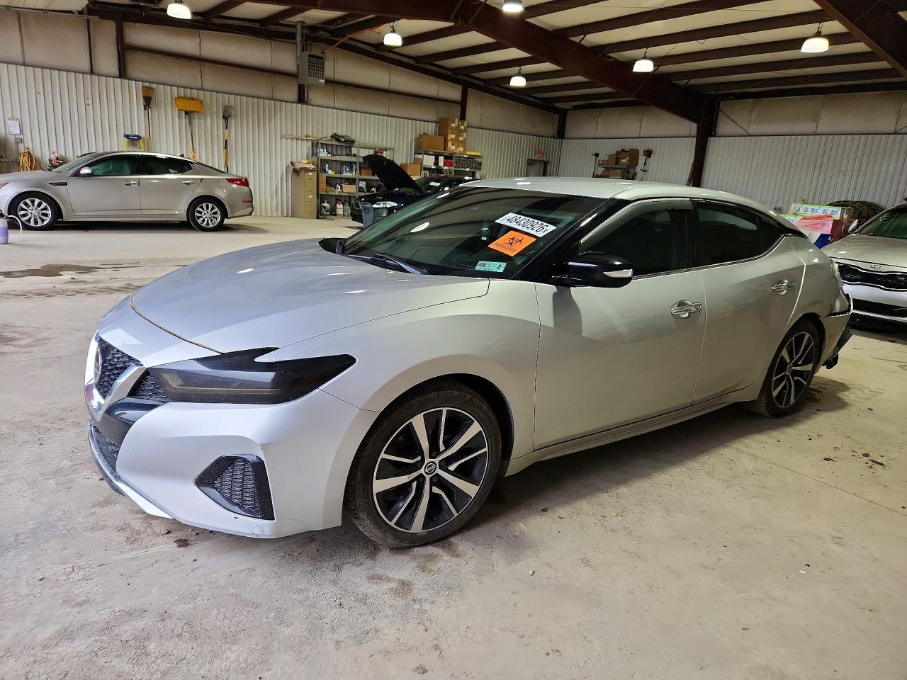 Salvage Nissan Maxima Image
