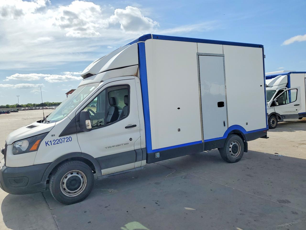 Salvage Ford Transit Image