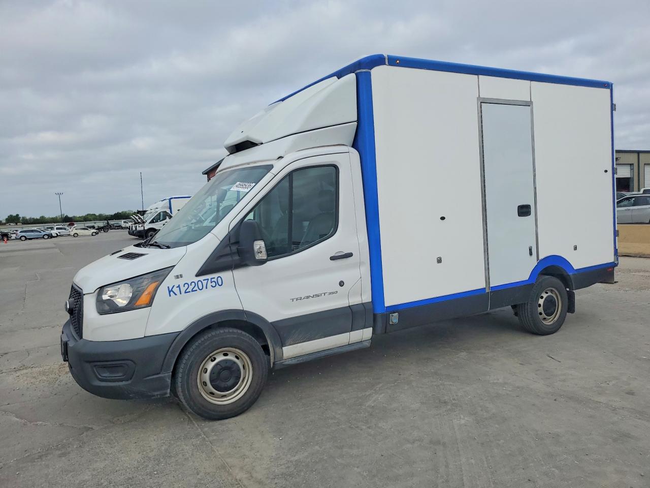 Salvage Ford Transit Image