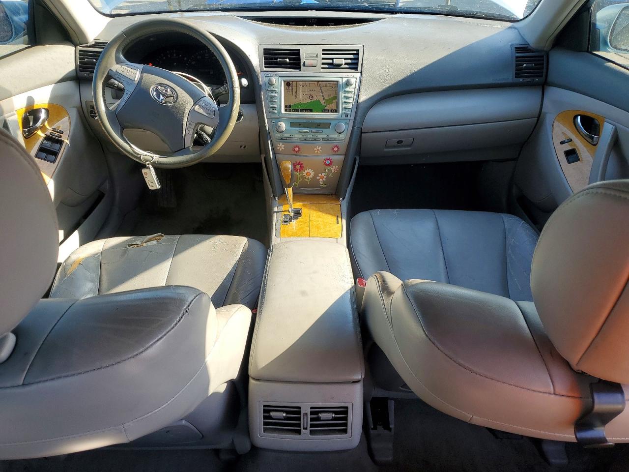 Toyota Camry Xle V6