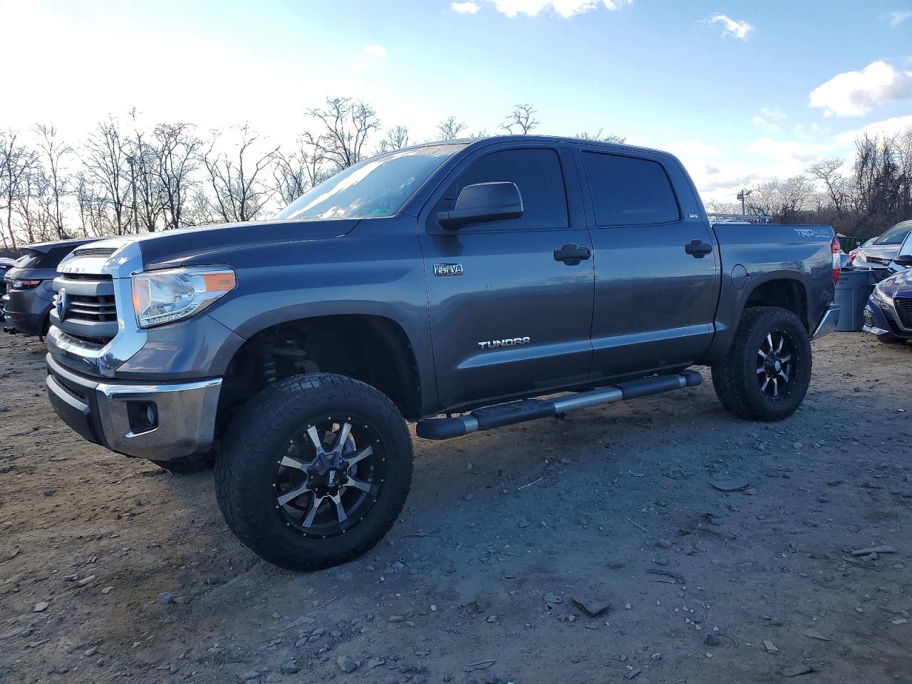 Salvage Toyota Tundra Image