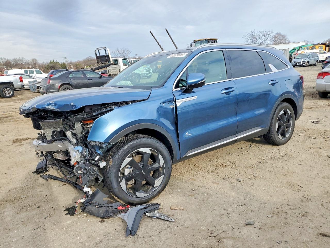 Salvage Kia Sorento Image