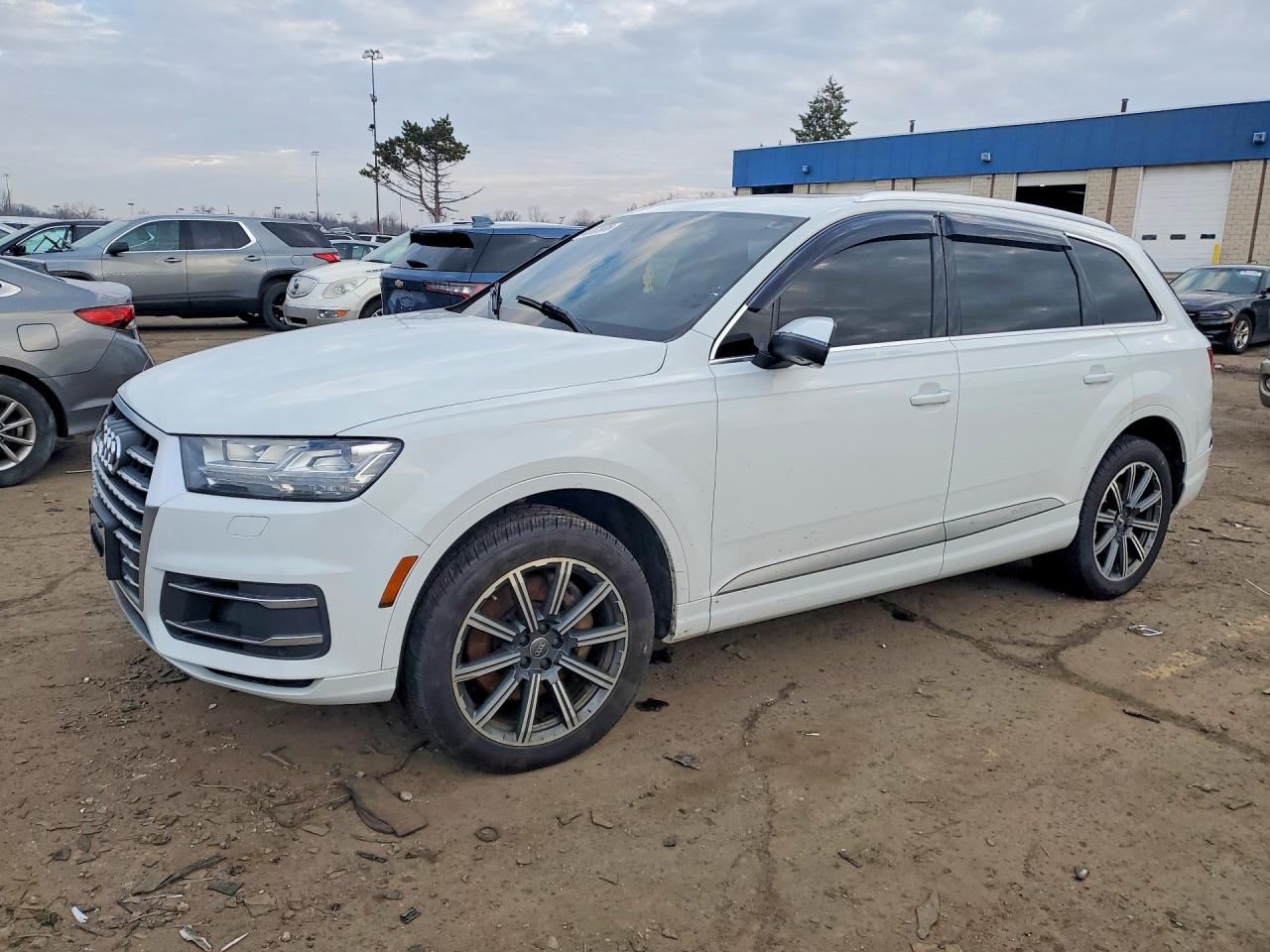 Salvage Audi Q7 Image