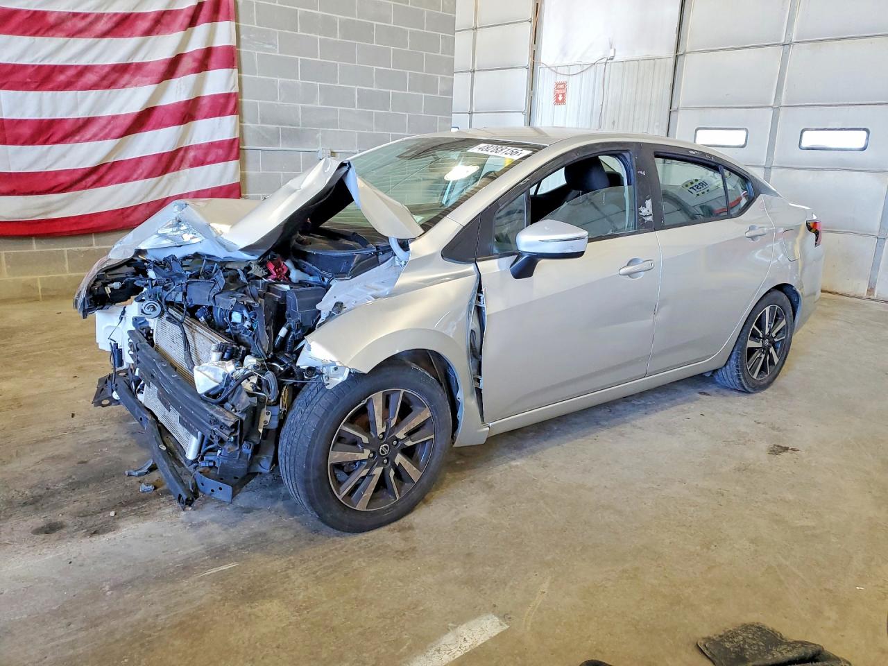 Salvage Nissan Versa Image