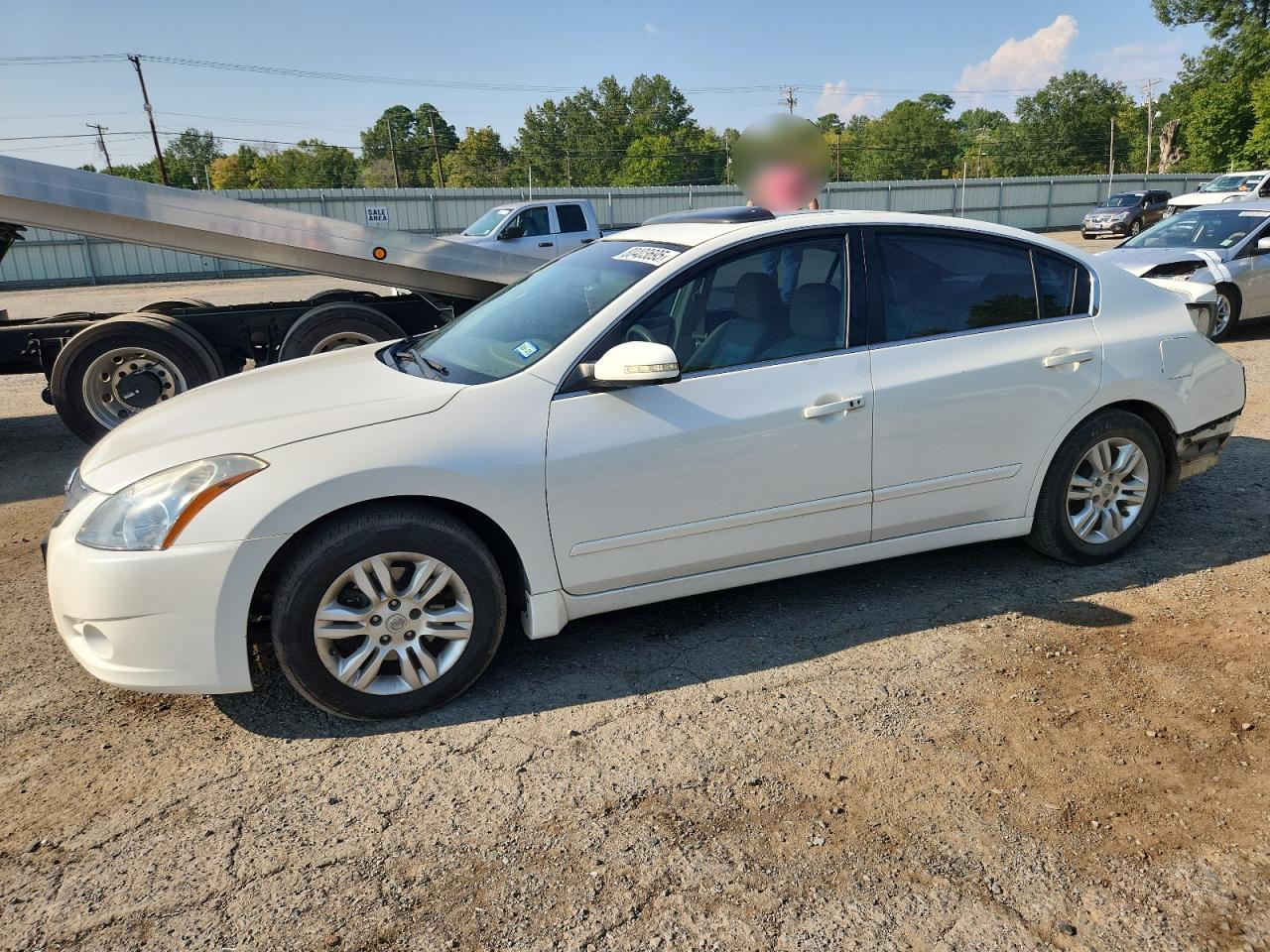 Salvage Nissan Altima Image