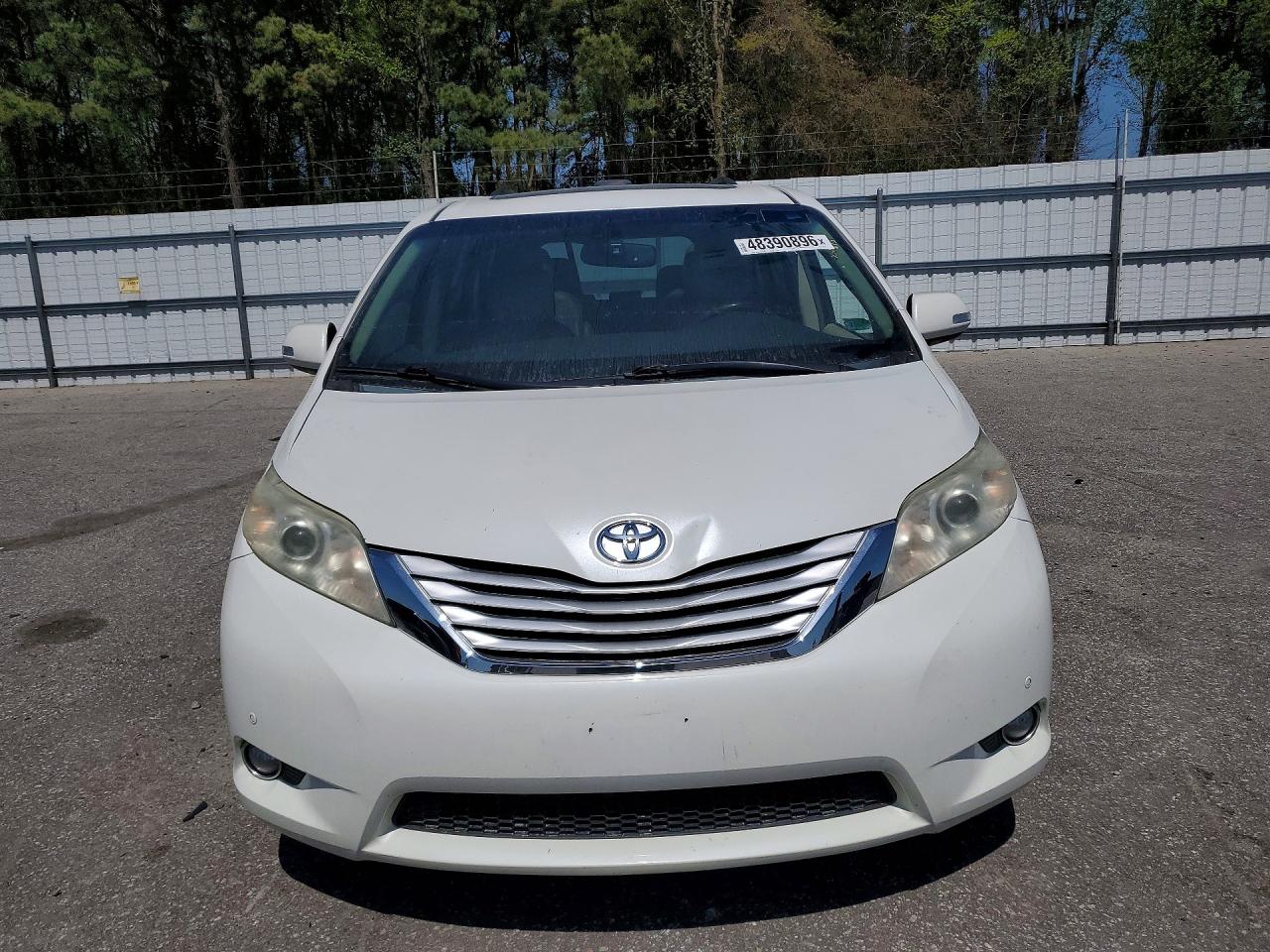 Toyota Sienna Limited 7-passenger