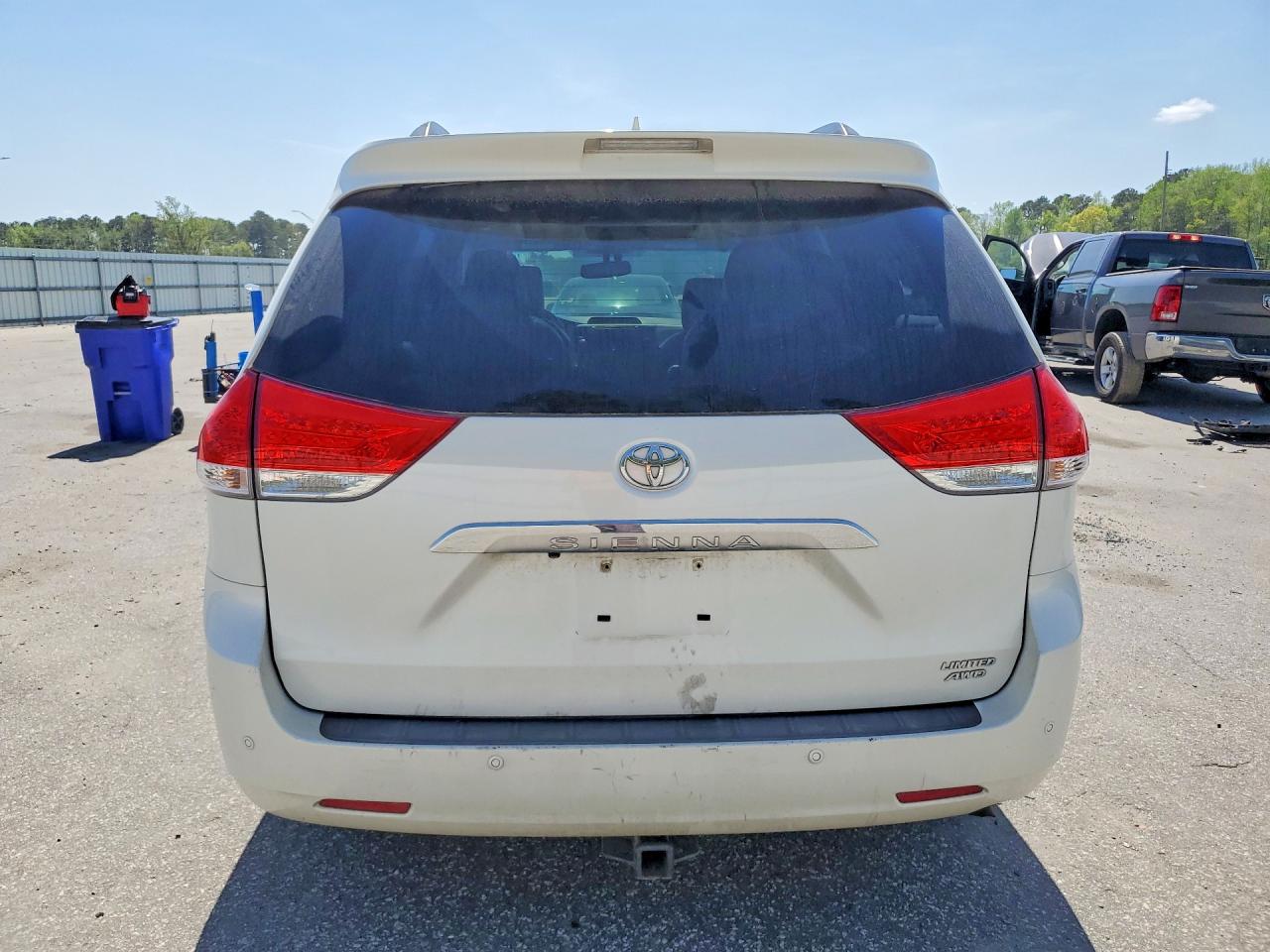 Toyota Sienna Limited 7-passenger