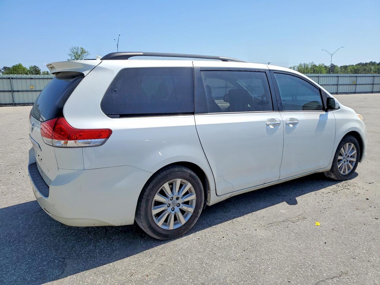Toyota Sienna Limited 7-passenger