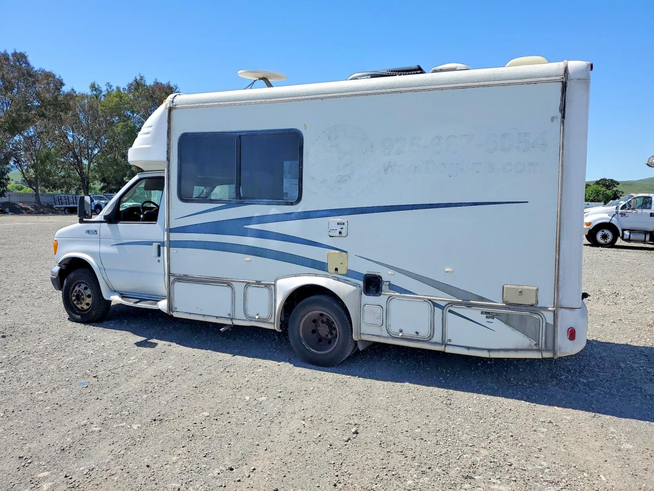 Ford Econoline E350 Super Duty Cutaway Van