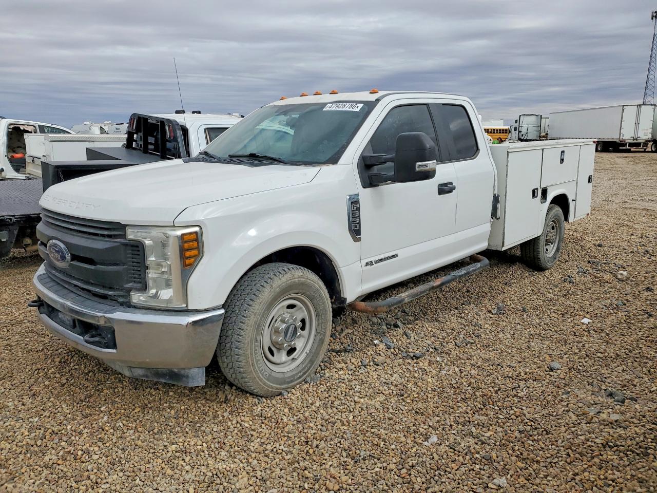 Salvage Ford F-350 Image