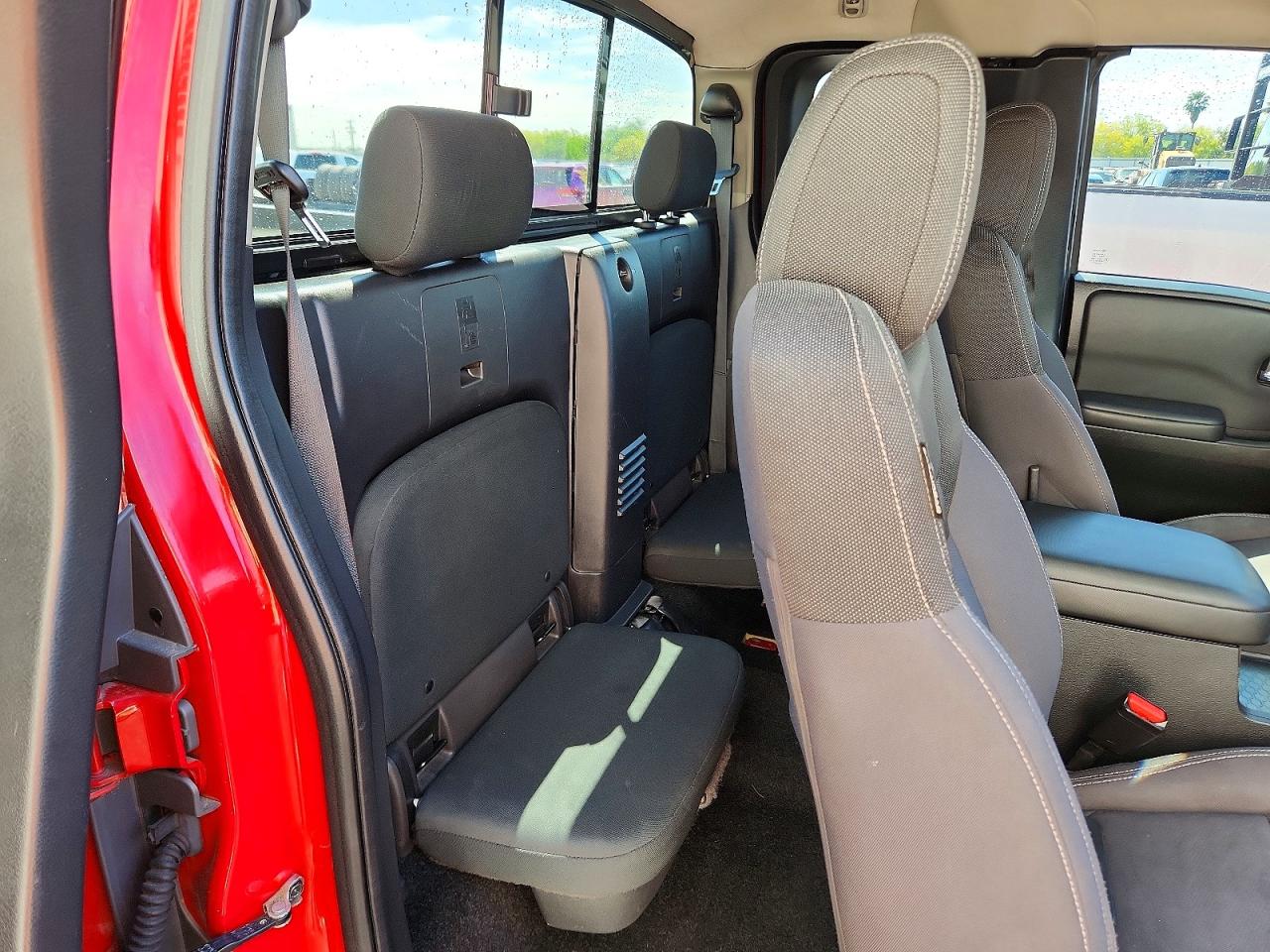 Nissan Frontier Sv