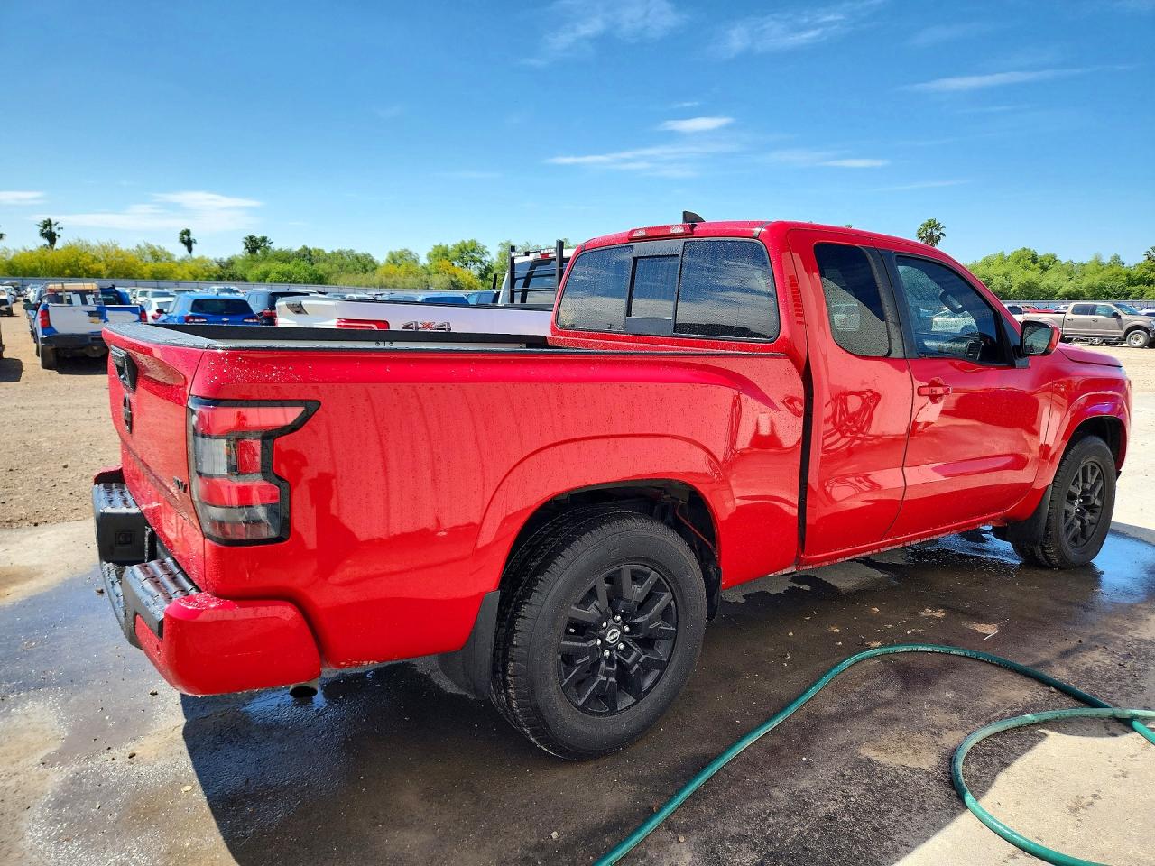 Nissan Frontier Sv