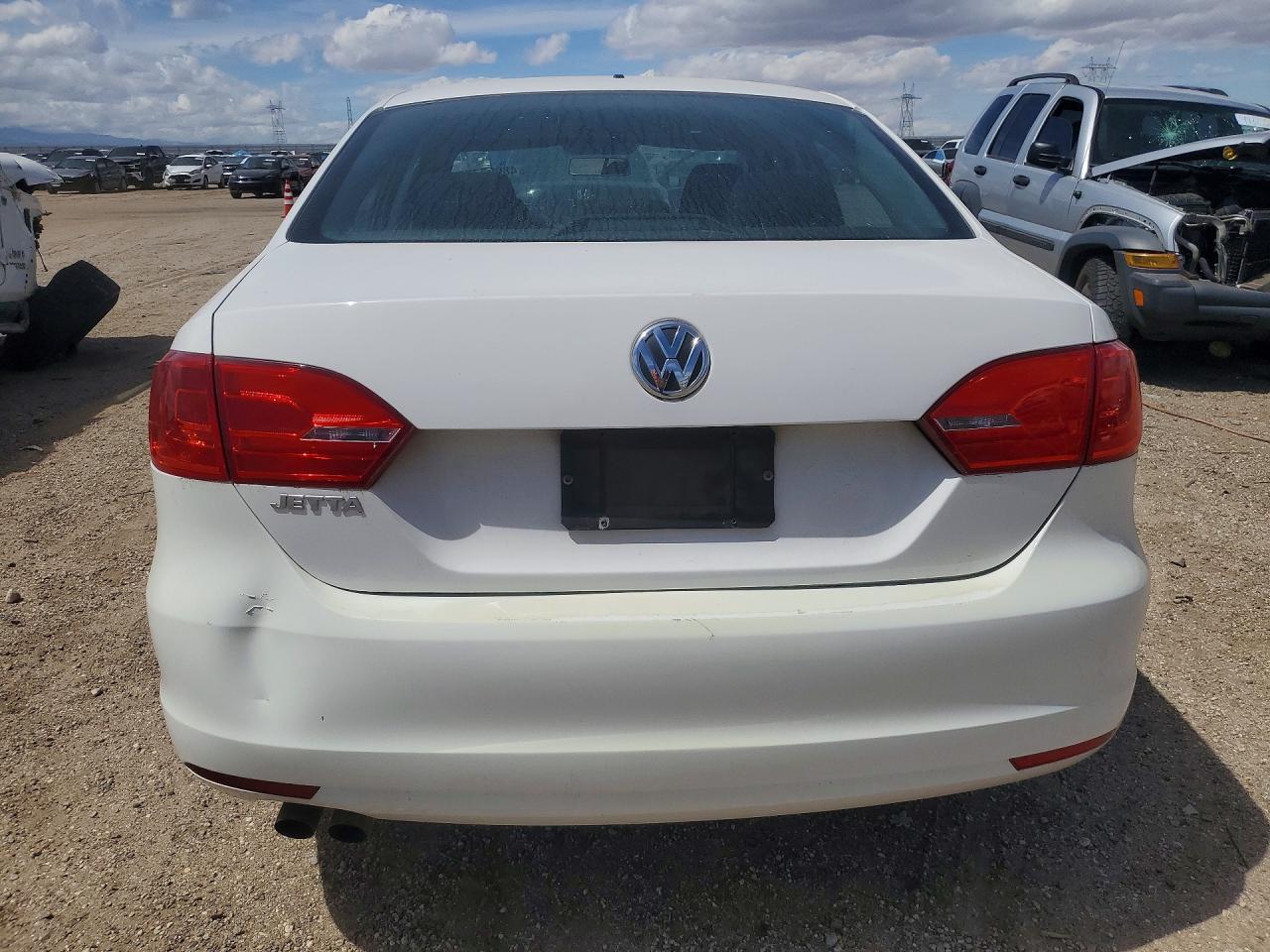 Volkswagen Jetta Base