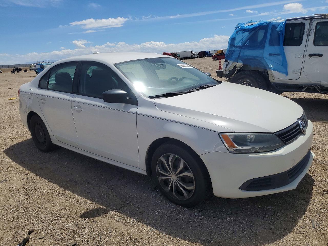 Volkswagen Jetta Base