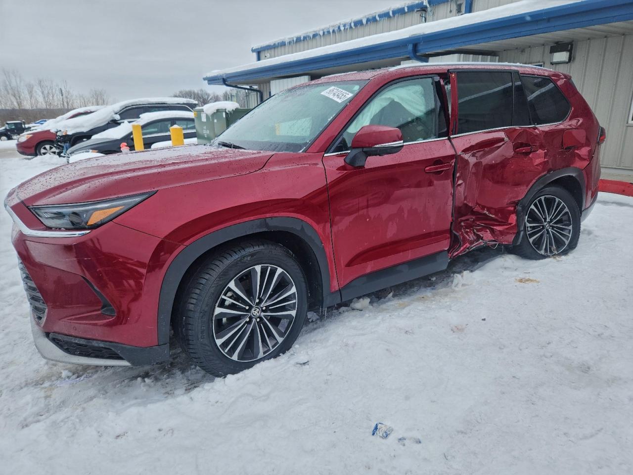 Salvage Toyota Grand High Image