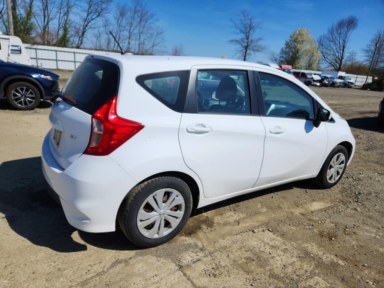 Nissan Versa Sv