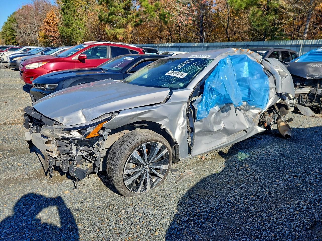 Salvage Nissan Altima Image