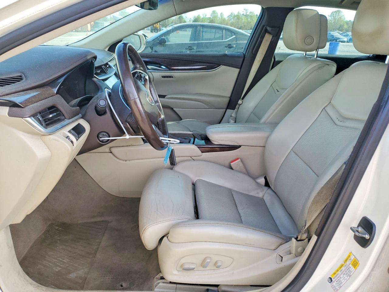 Cadillac XTS Luxury Collection